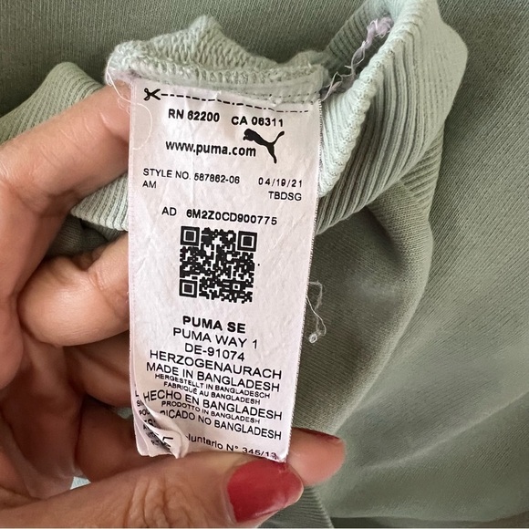 Puma Graphic crewneck sweater Size Medium - Picture 5 of 8